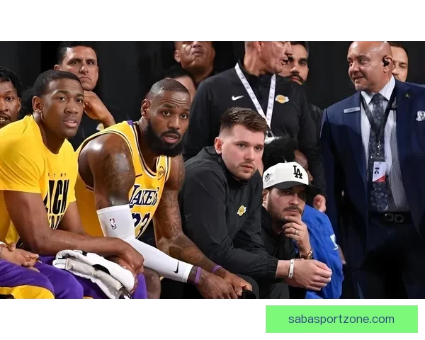 东契奇腿筋受伤詹姆斯回归持球核心湖人再靠老将支撑